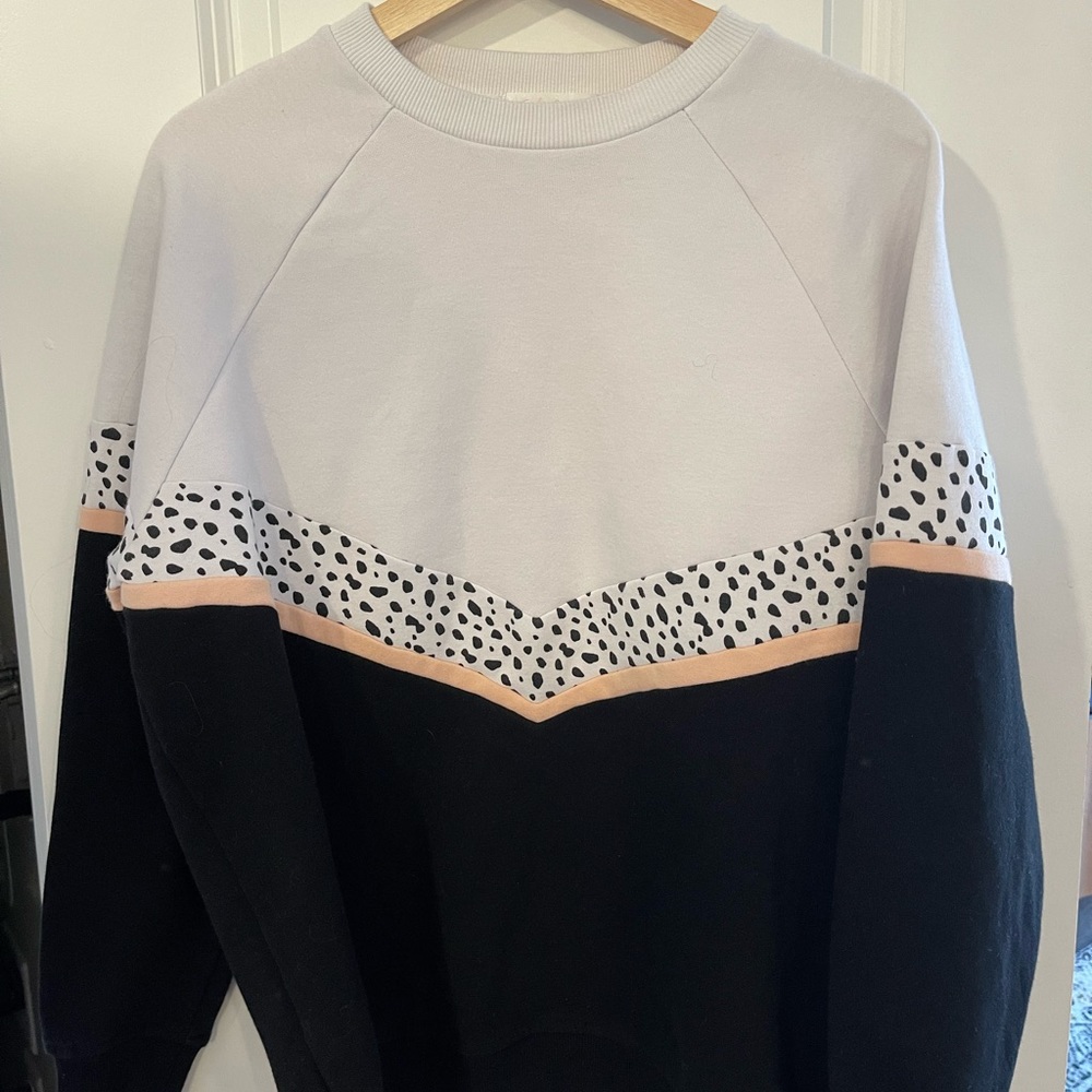 Sarah’s Day x White Fox Boutique Crewneck size medium